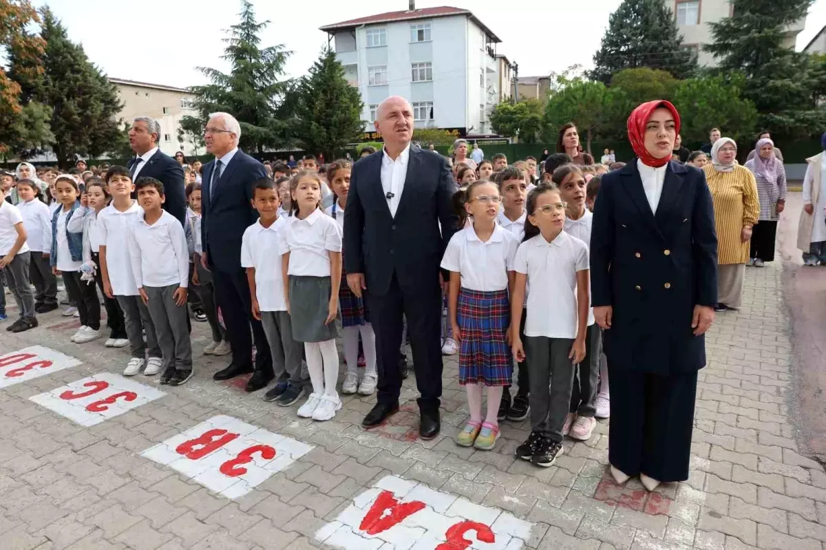 darica belediye baskani yeni egitim yilina okul ziyaretleriyle basladi 9KQxUeqK