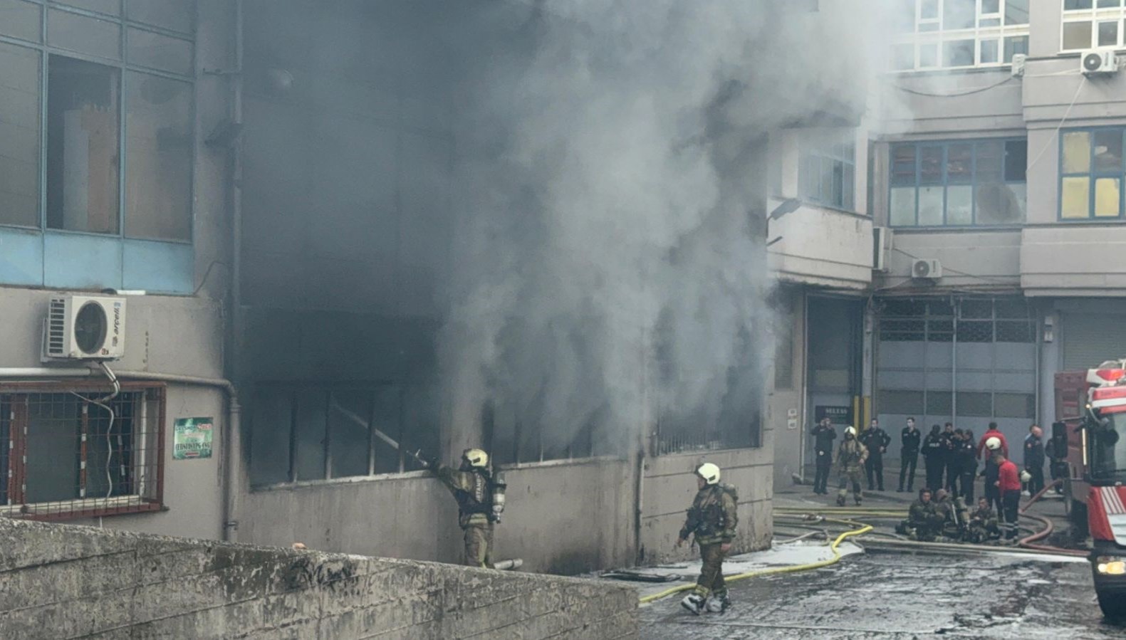 bayrampasada is merkezi yangini DQwWrfqK