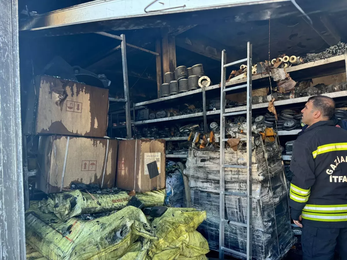gaziantepte hirdavat dukkaninda yangin 2 saatlik mucadele ile sonduruldu dcGiihO8.jpg
