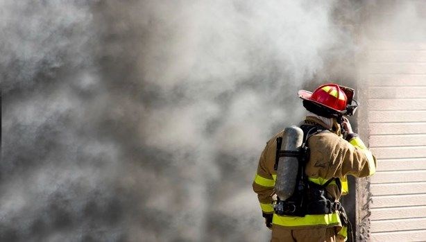 yildirim isabet eden evde yangin cikti NFupkEBN.jpg