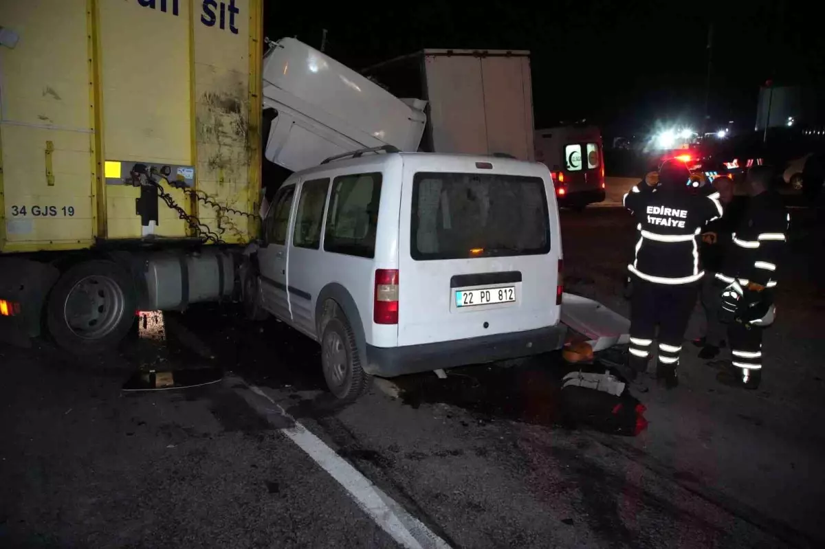 edirnede zincirleme trafik kazasi 1 olu 2 yarali HAzghrHb.jpg