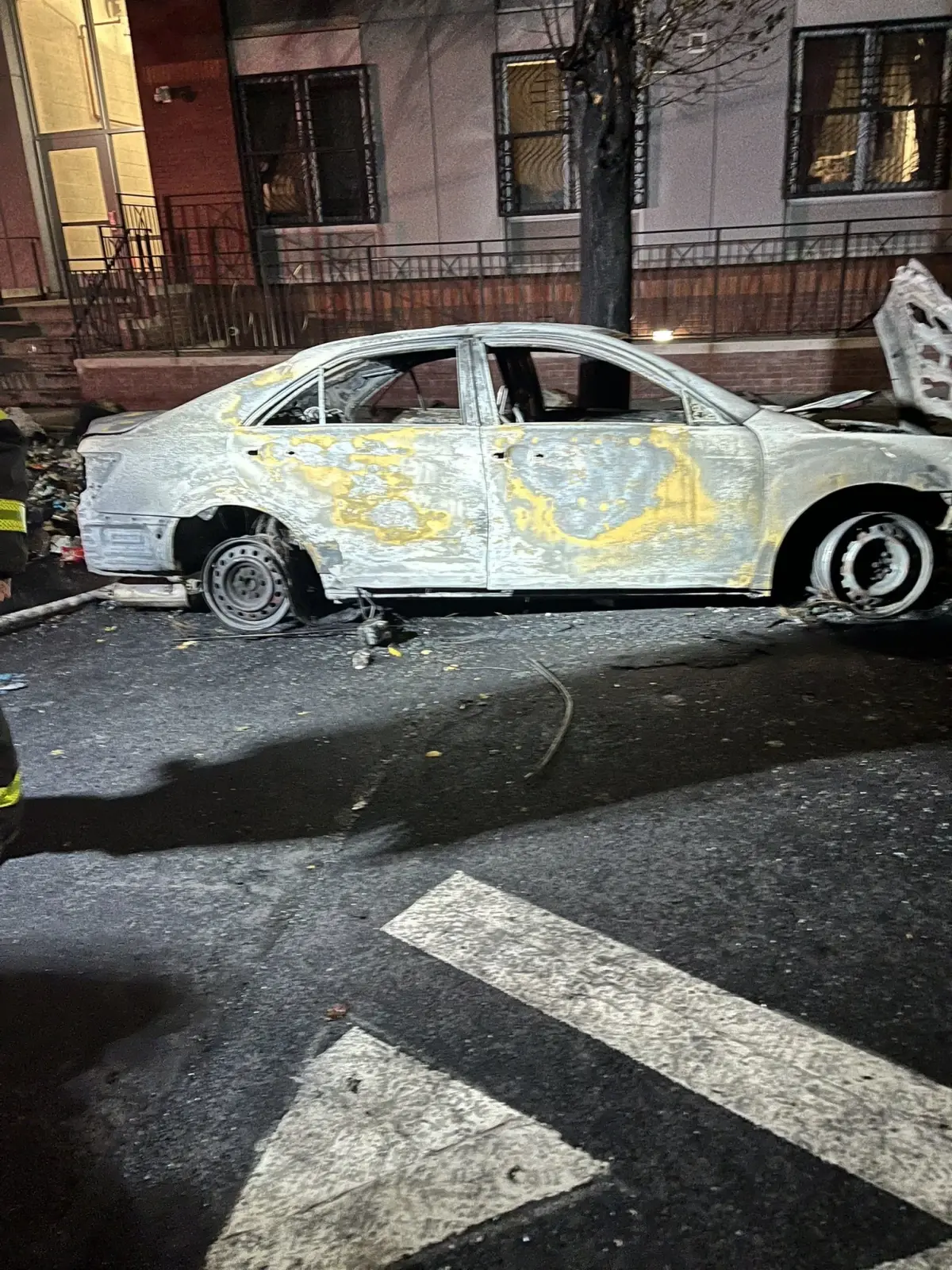 new yorkta arac patlamasi 7 itfaiyeci yaralandi JOyTtGiW.jpg